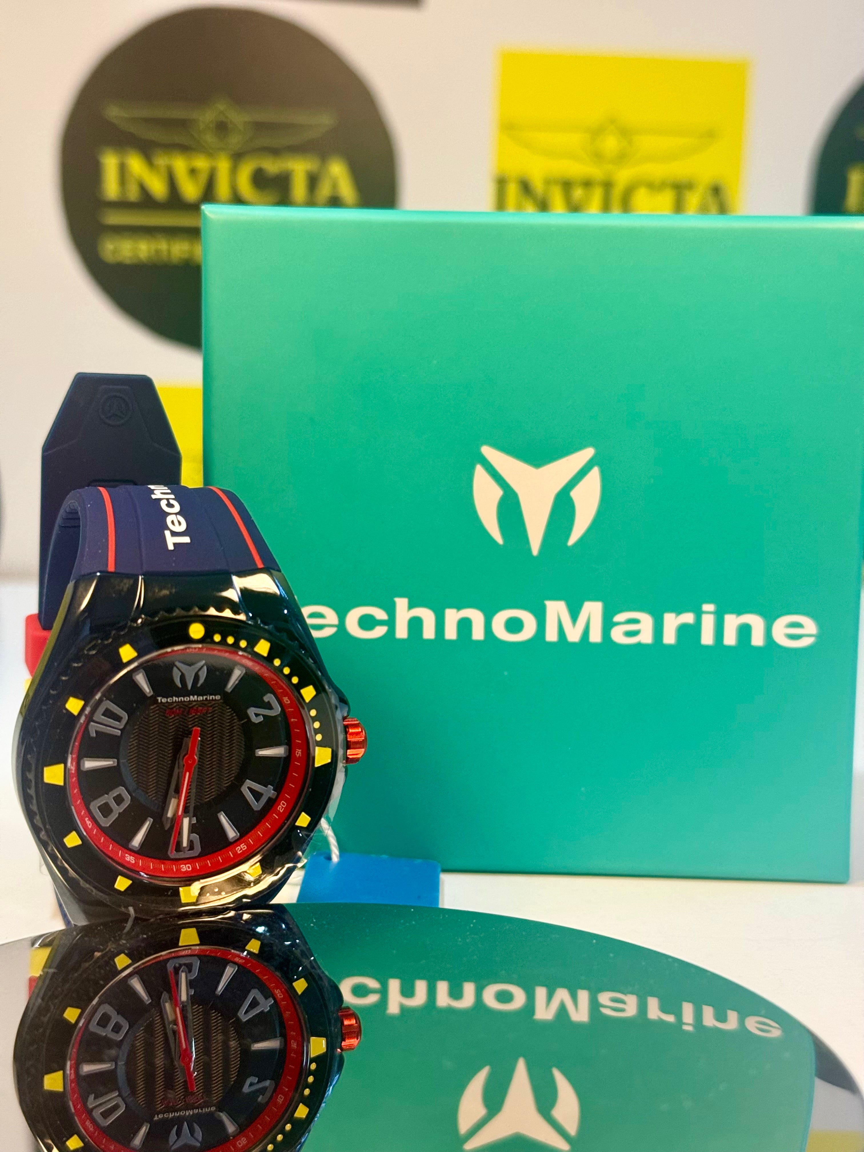 Techno Marine Racing Legends Wristwatch with a green box featuring the brand logo.