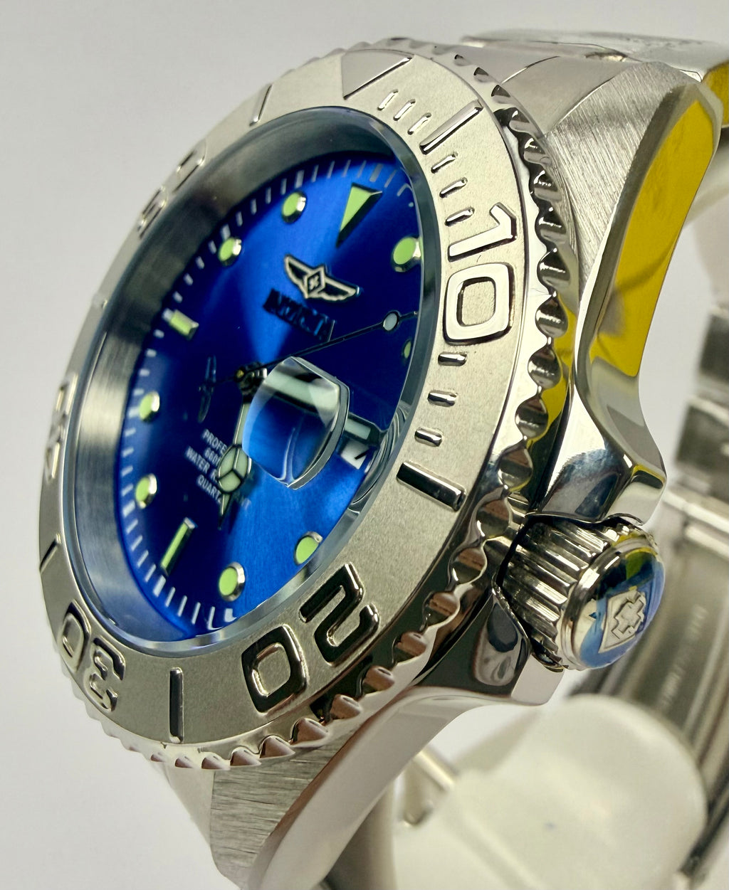 29945 Invicta Mens Pro Diver 43mm Blue Dial 200m WR With Special Case