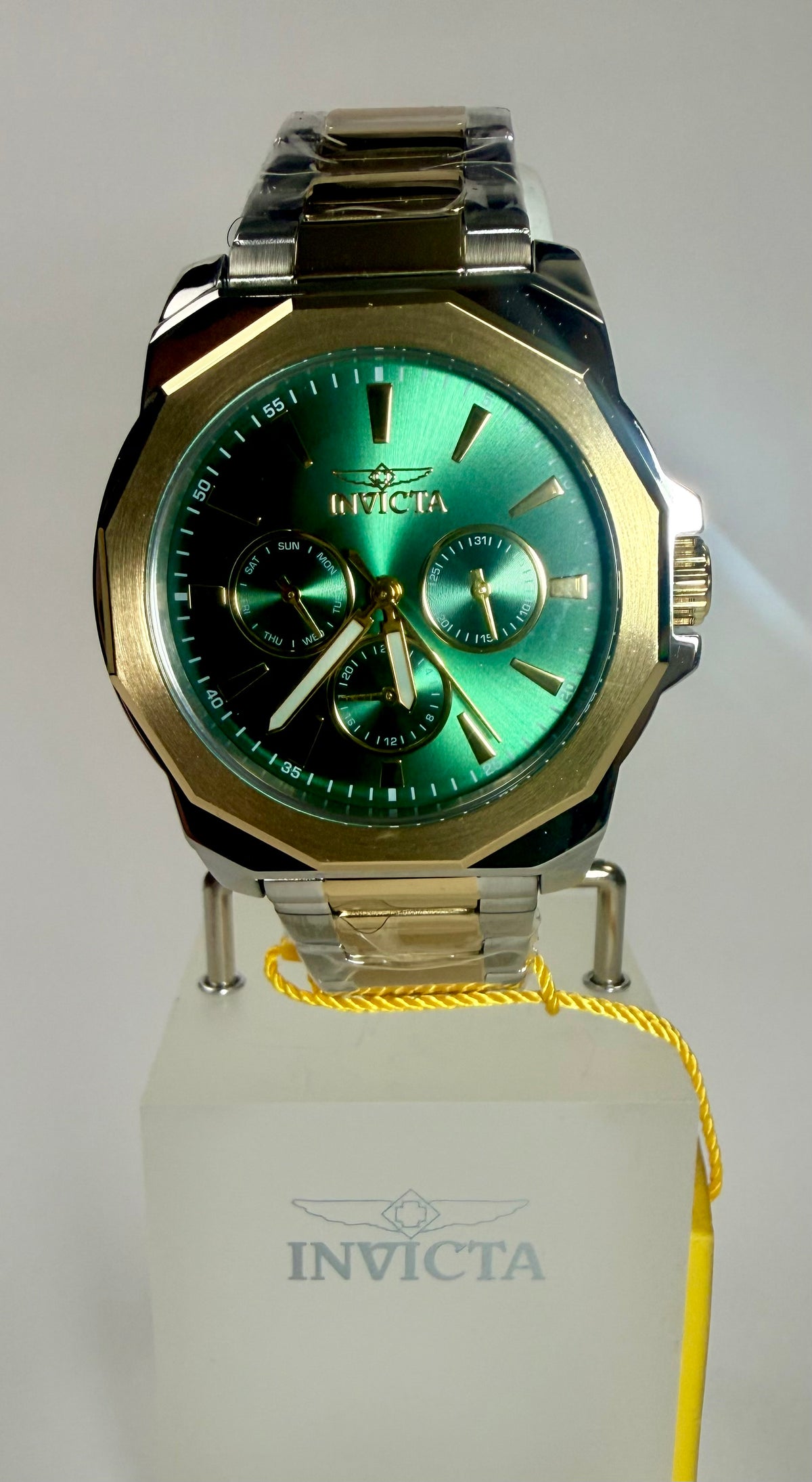 46847 Invicta Speedway Multifunction Mens 42mm Two Tone Green Dial Watch