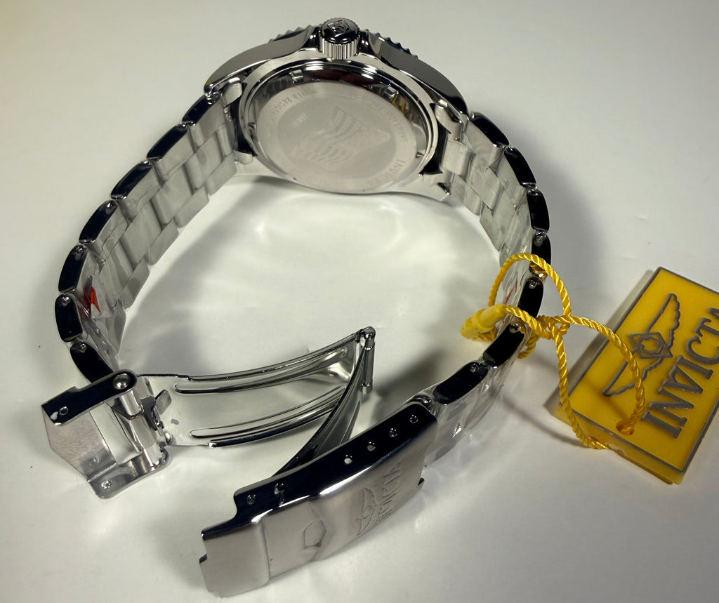 48942 Invicta Mens Pro Diver Stars and Stripes Edition 43mm Dial 200m Watch from the back