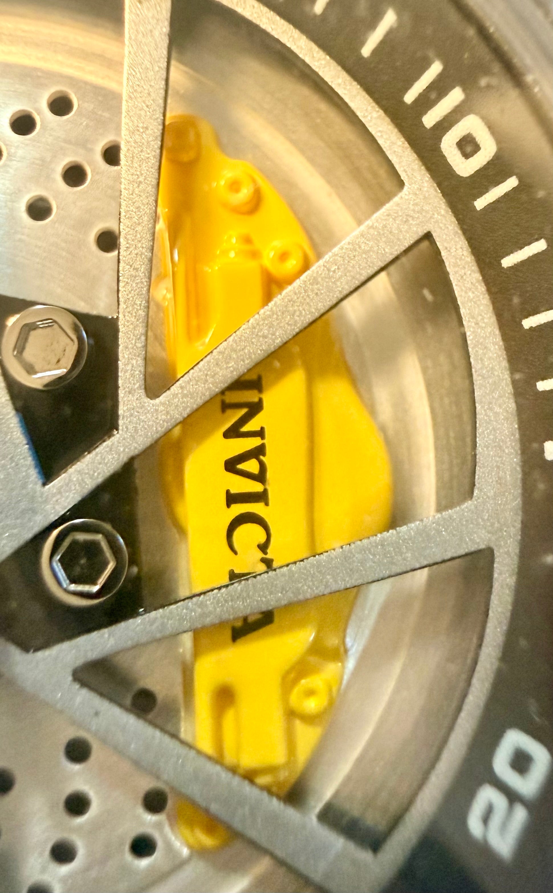 Invicta Speedway Rim Mens Watch Stainless Steel 42mm Case Model 69487 caliper