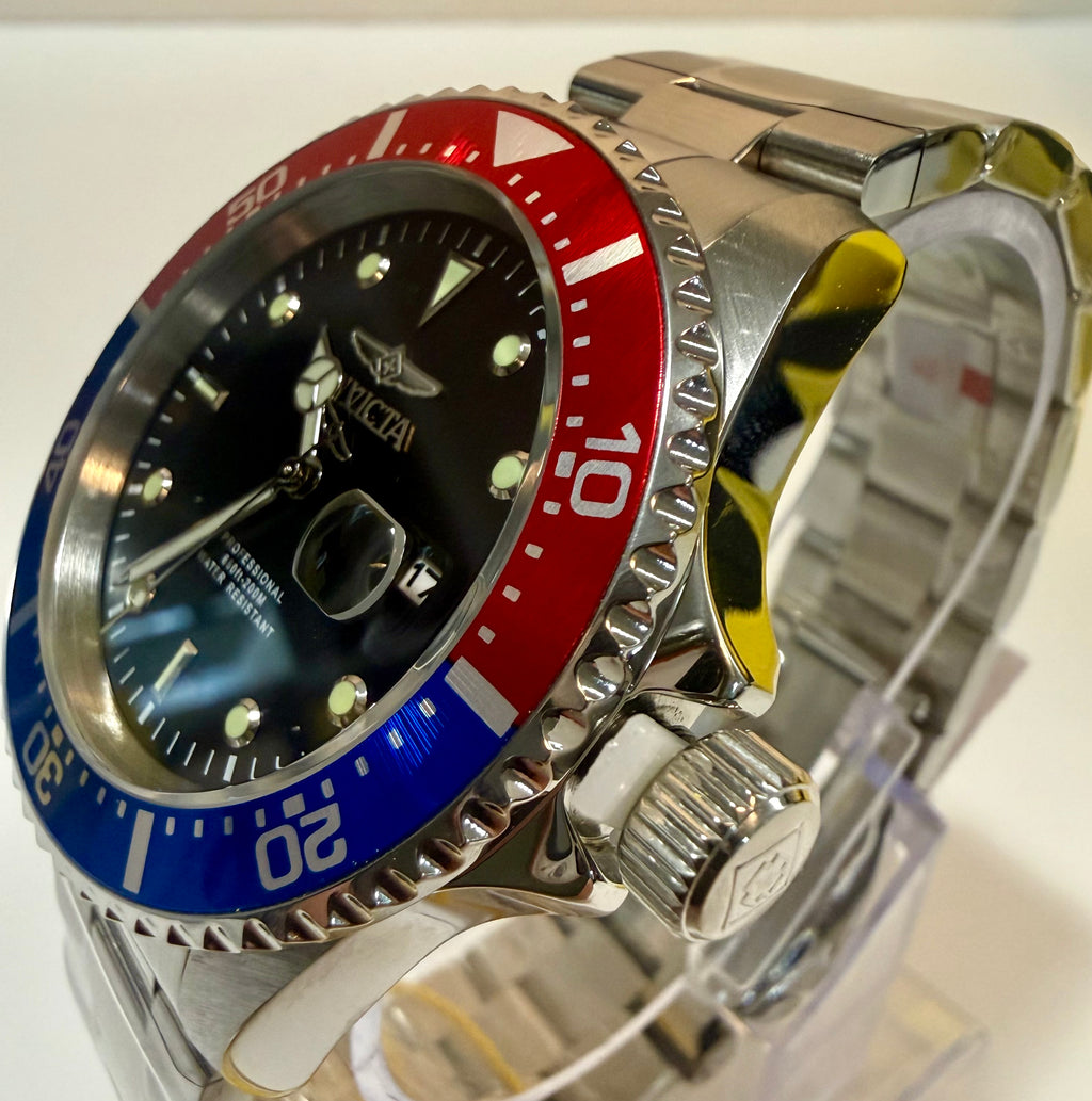 Invicta Pro Diver 23384 Men 43mm Quartz Black Dial Pepsi Blue Red bezel on a white background