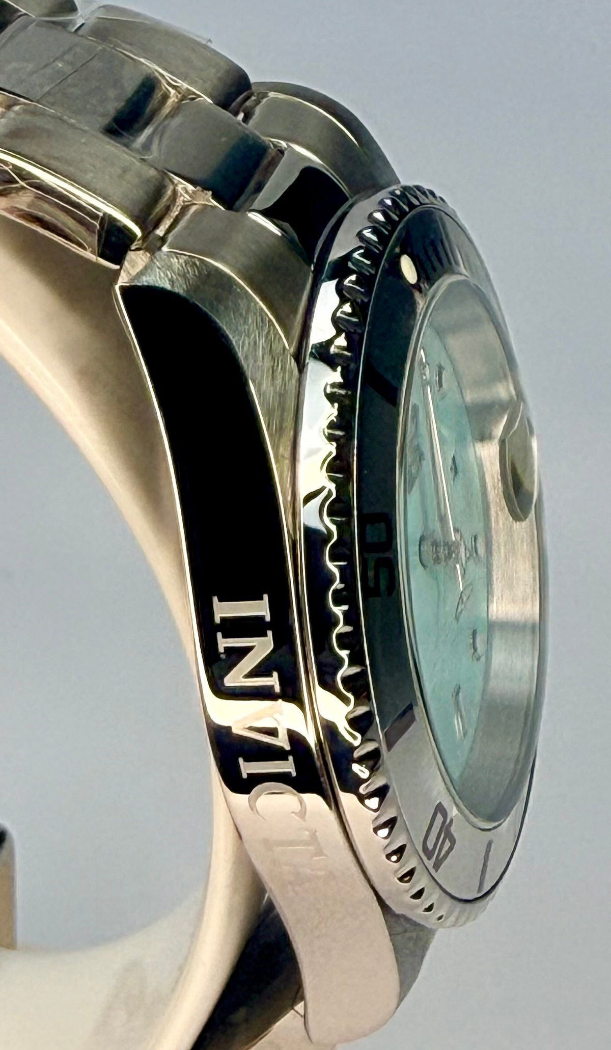 50957 Invicta Mens Pro Diver Aurenova Stainless Steel Automatic Movement 40mm Steel Case