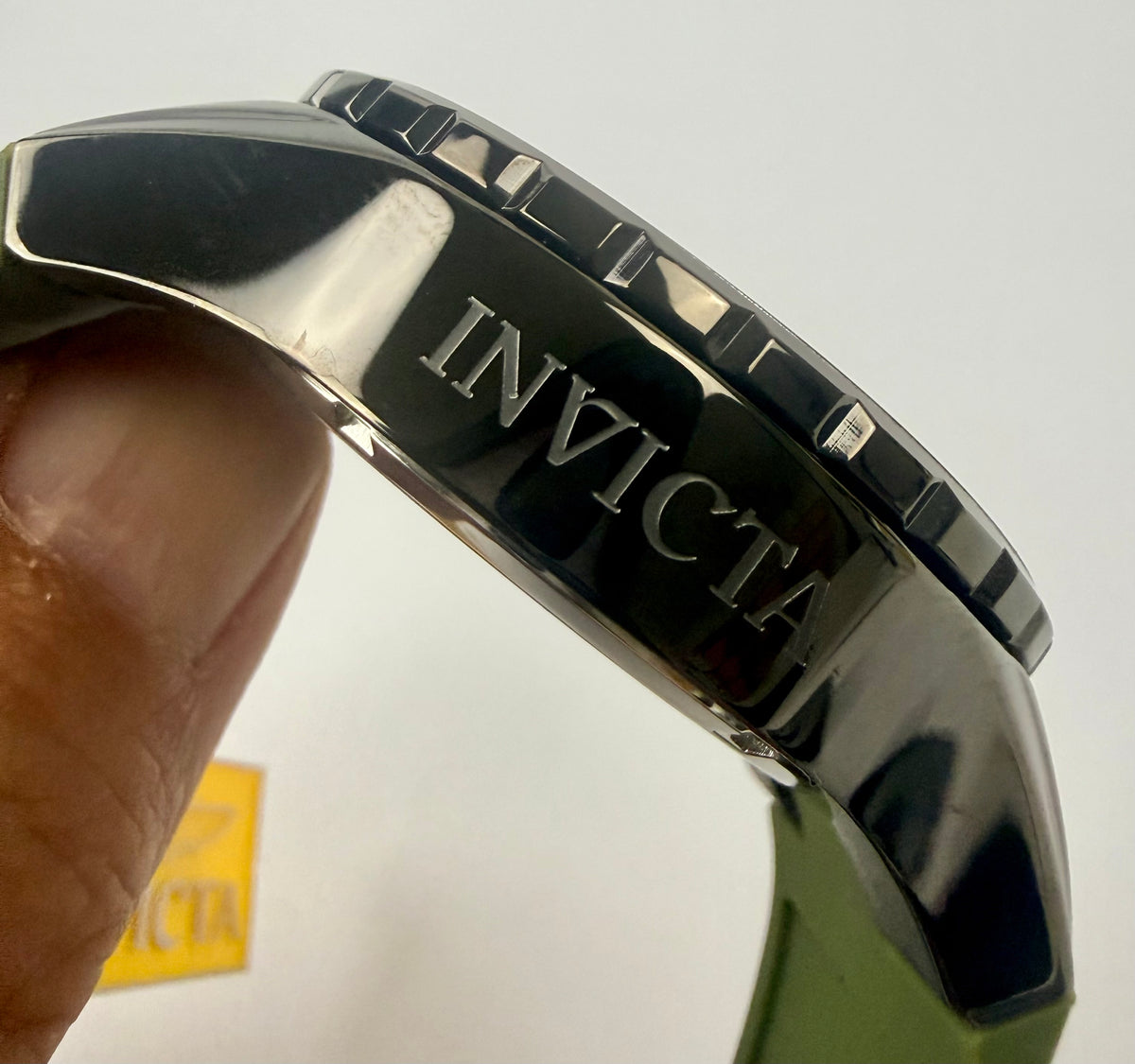 39302 Invicta Aviator Skyshock Army Green Steel 50mm Case Poly Strap Special Case 100m