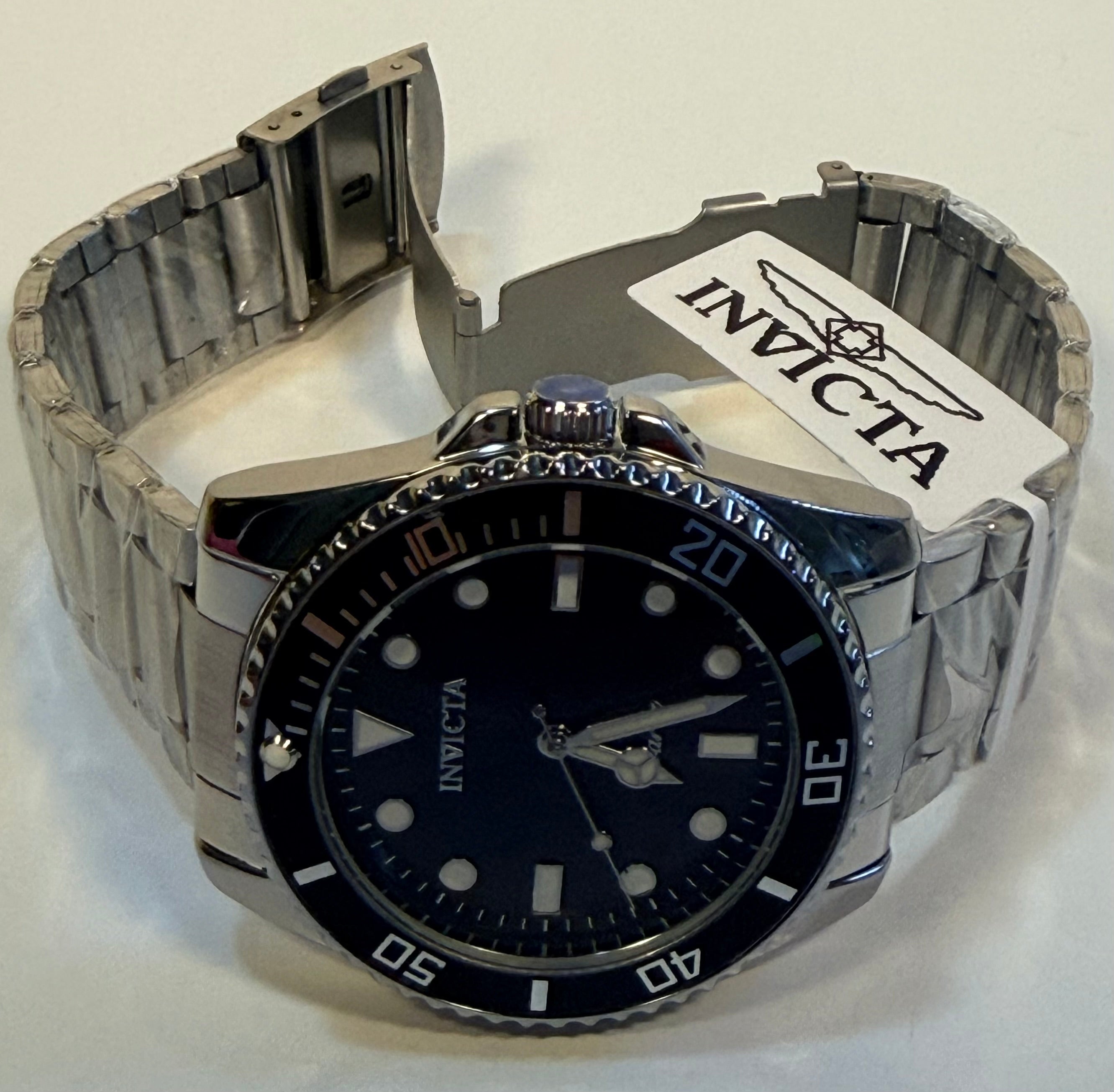 69401 Invicta Mens Pro Diver Vitreos Stainless Steel Bracelet Black Dial 42mm with open clasp