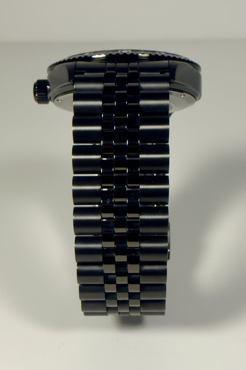 79020 Invicta Mens Specialty Serrate Black Dial Stainless Steel Bracelet 40mm
band