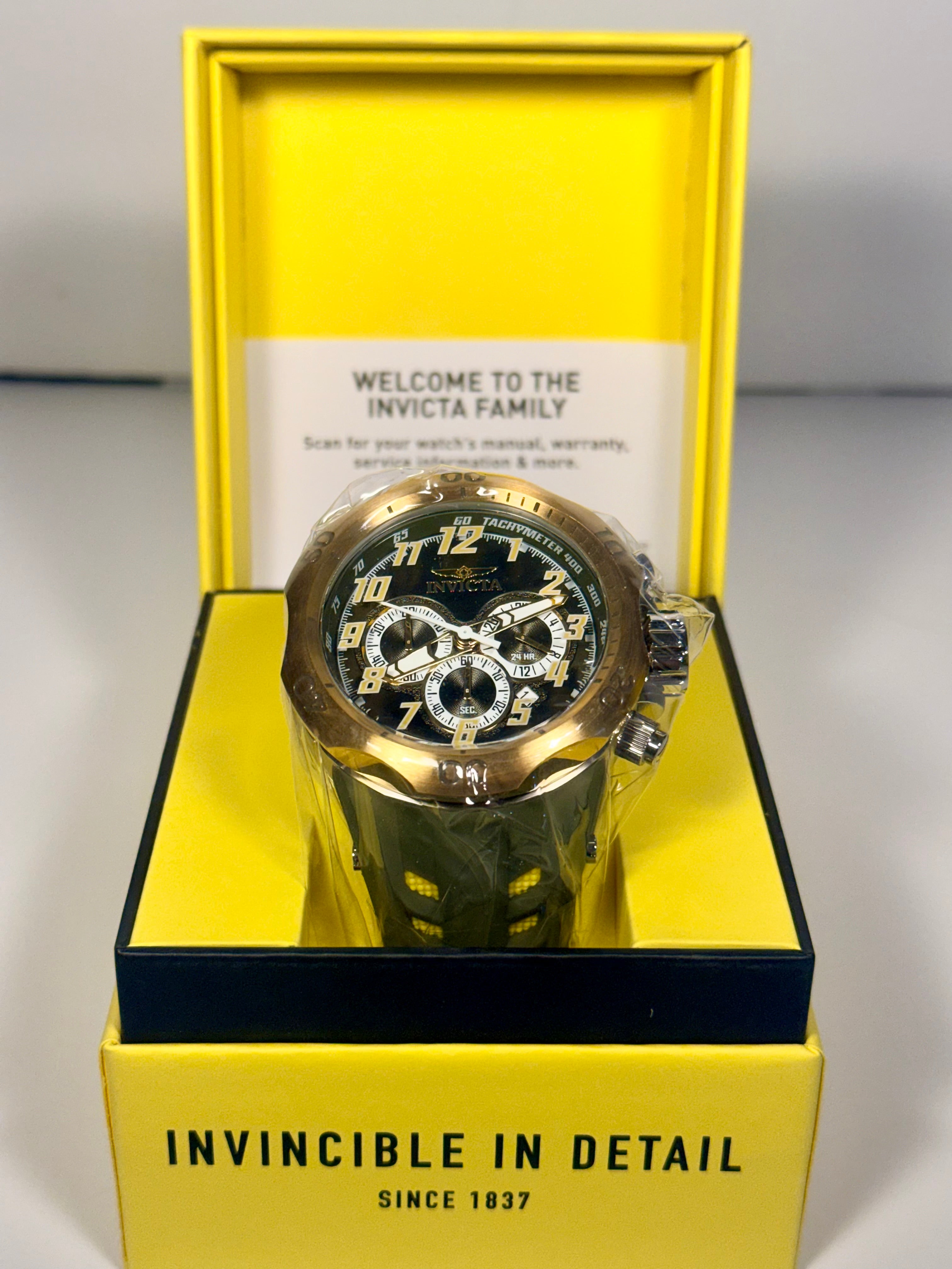 Invicta Men's Venom Hydra 52mm Quartz Green Dial Silicone Strap Watch 50509 in box