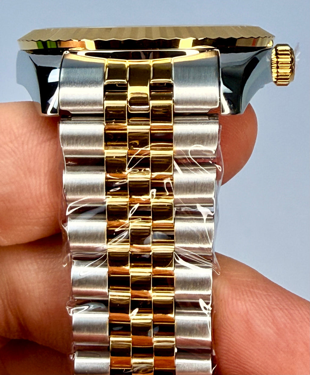 47403 Invicta Specialty Windsor Mens Watch 43mm Two Tone Steel Green Dial