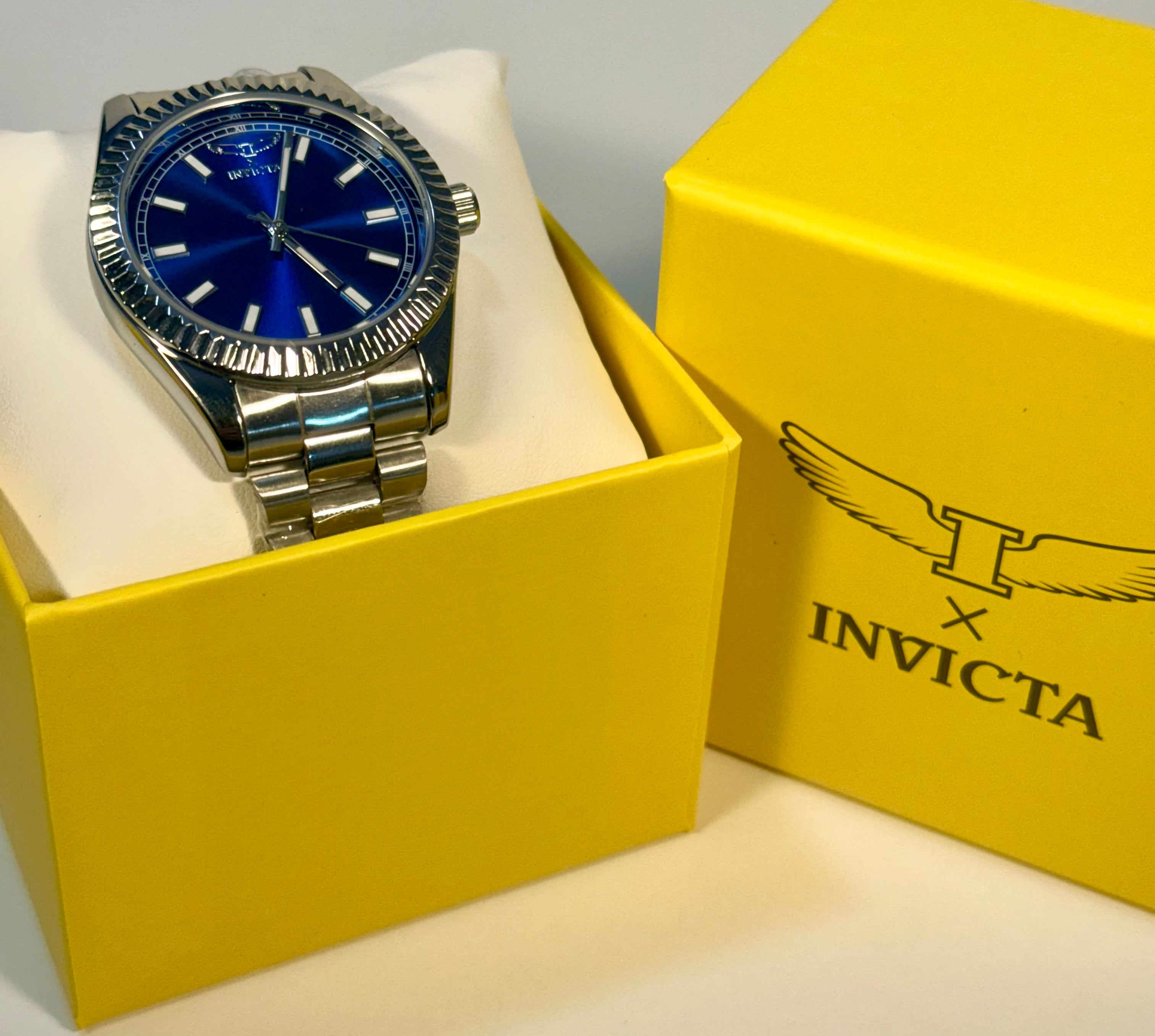 69015 Invicta Mens Specialty Stainless Steel 40mm Blue Dial 30m Bracelet Watch in display box