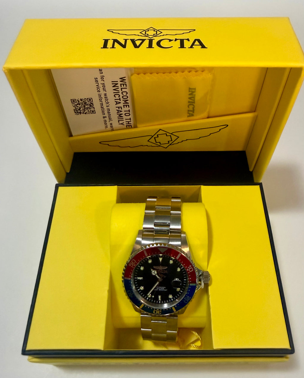Invicta Pro Diver 23384 Men 43mm Quartz Black Dial Pepsi Blue Red