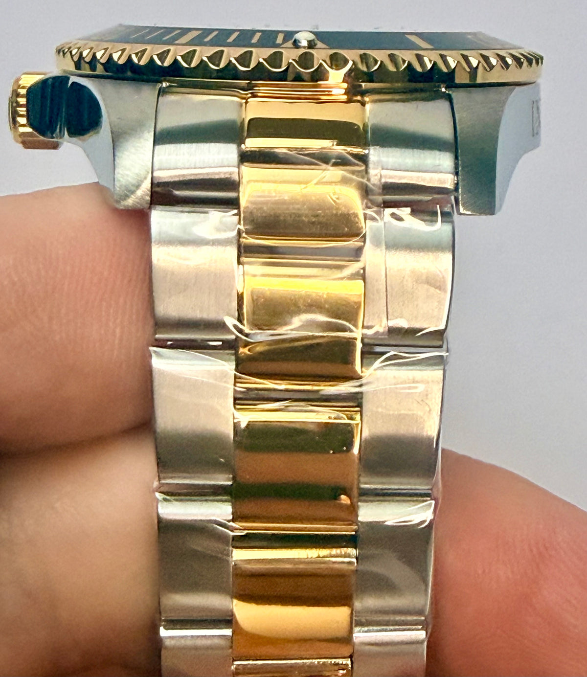 49697 Invicta Mens Pro Diver Crestcore Gold/Silver 43 mm with Special Case
