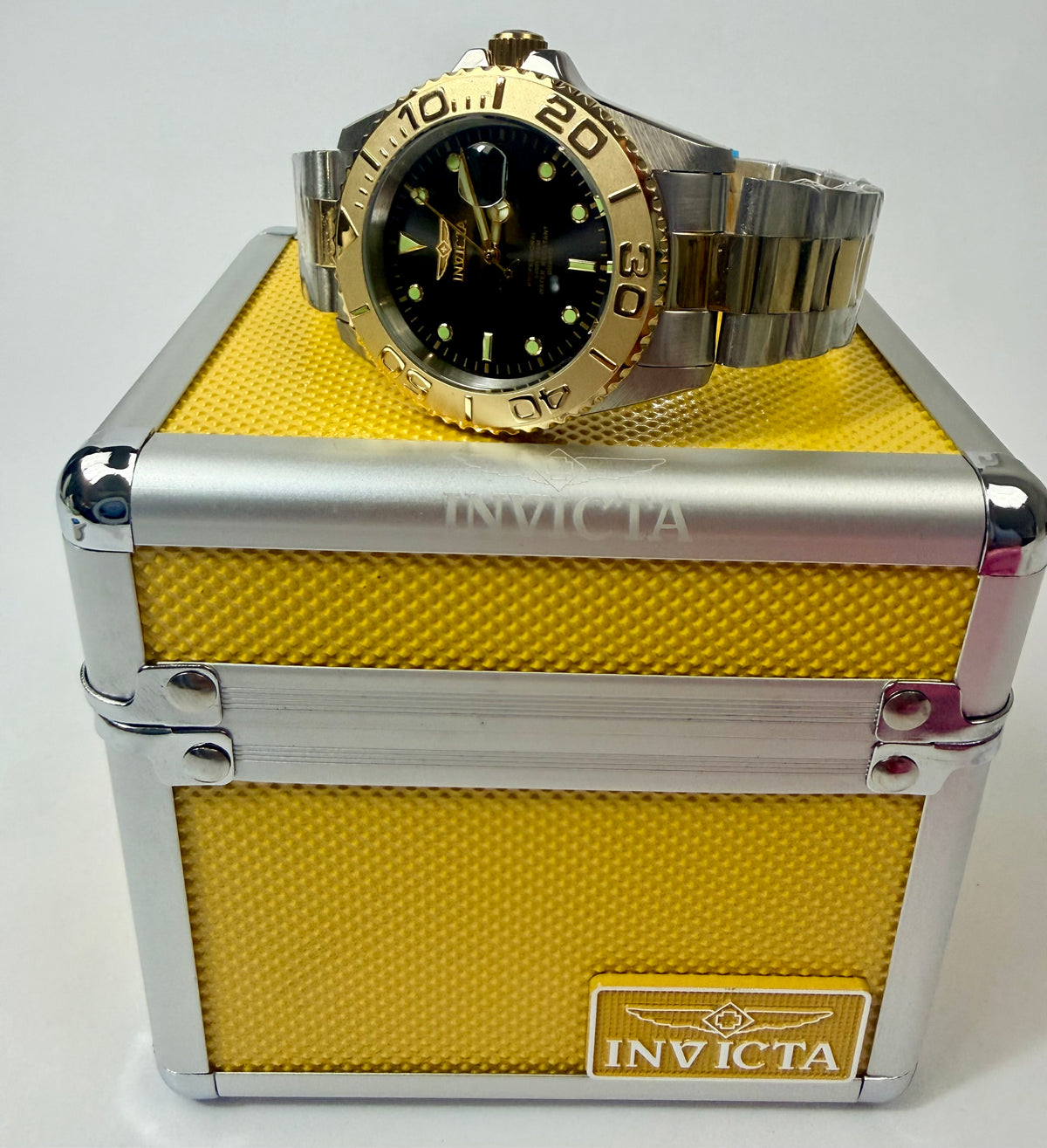 29948 Invicta Mens Pro Diver Abbysor Two Tone Black Dial Steel 43mm Watch