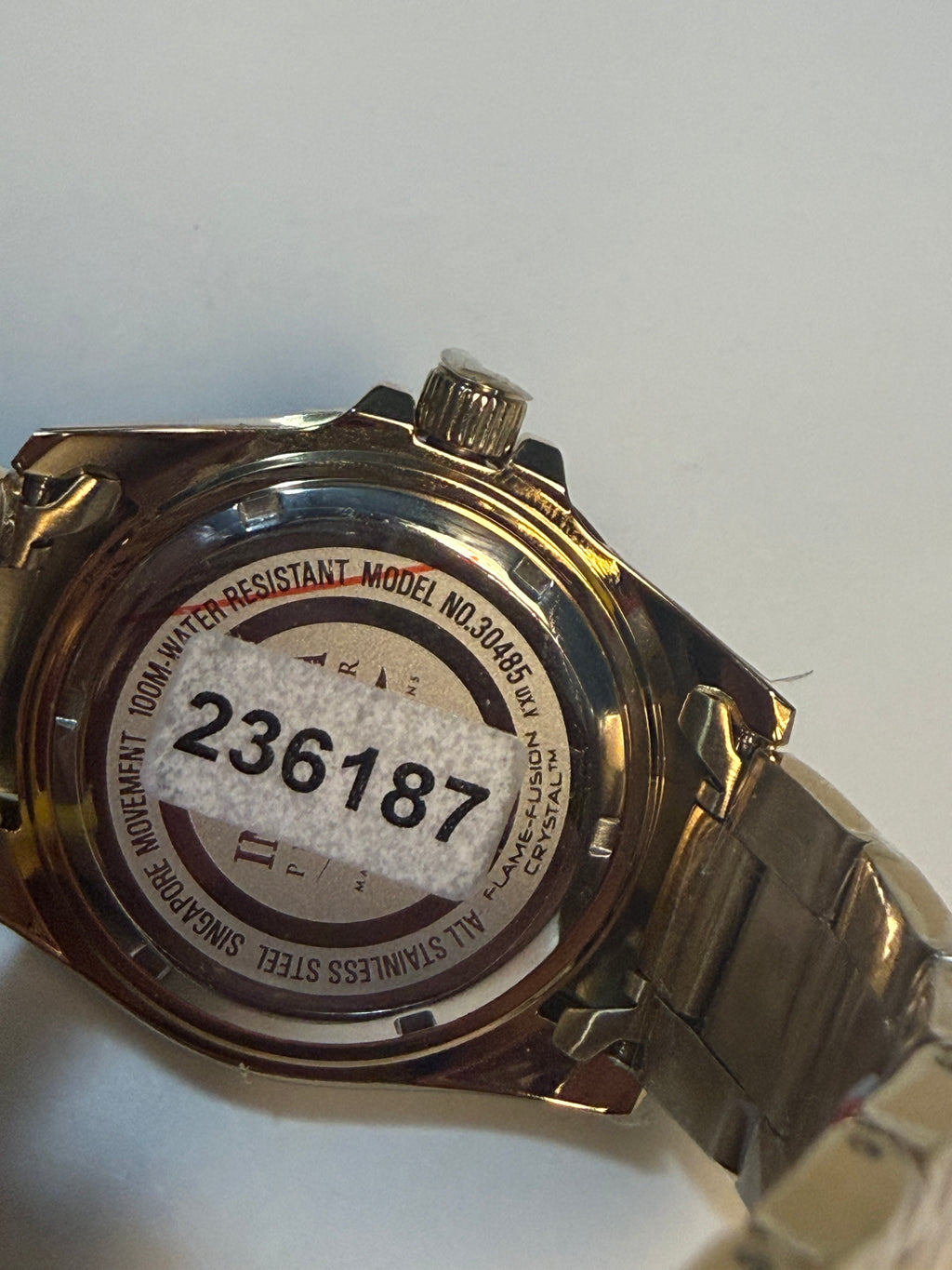 Invicta 38mm Unisex Pro Diver case with a label on a white background