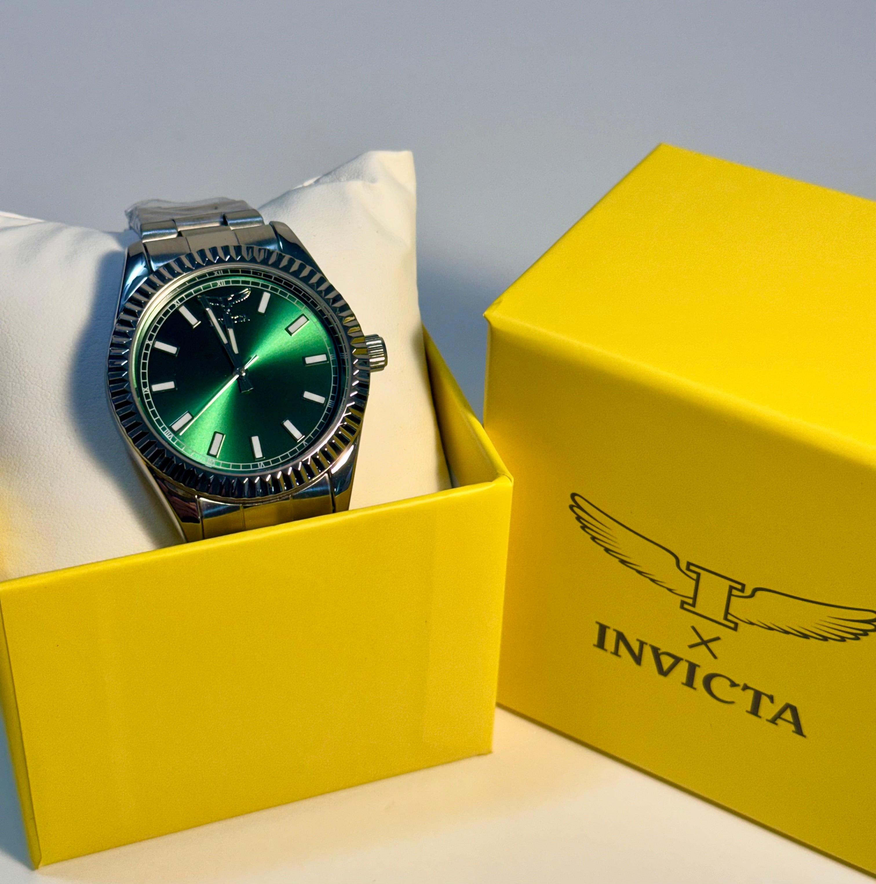Box Invicta Specialty I by Invicta Men's Watch - 40mm, Steel (AIC-69016) in display box