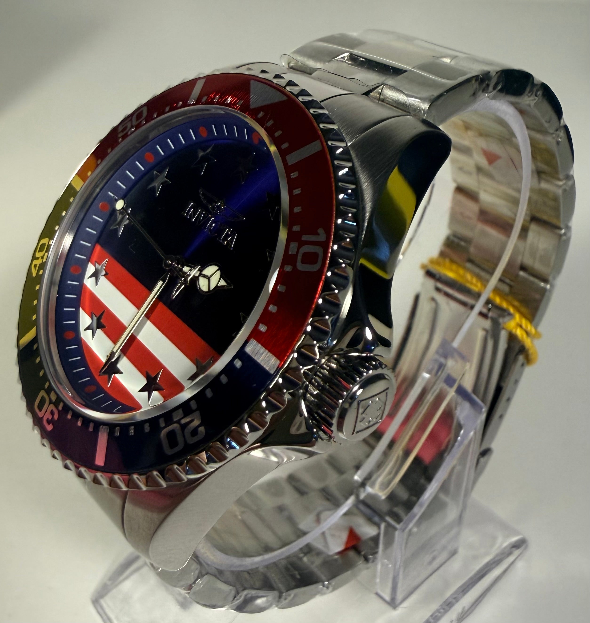 48942 Invicta Mens Pro Diver Stars and Stripes Edition 43mm Dial 200m Watch side