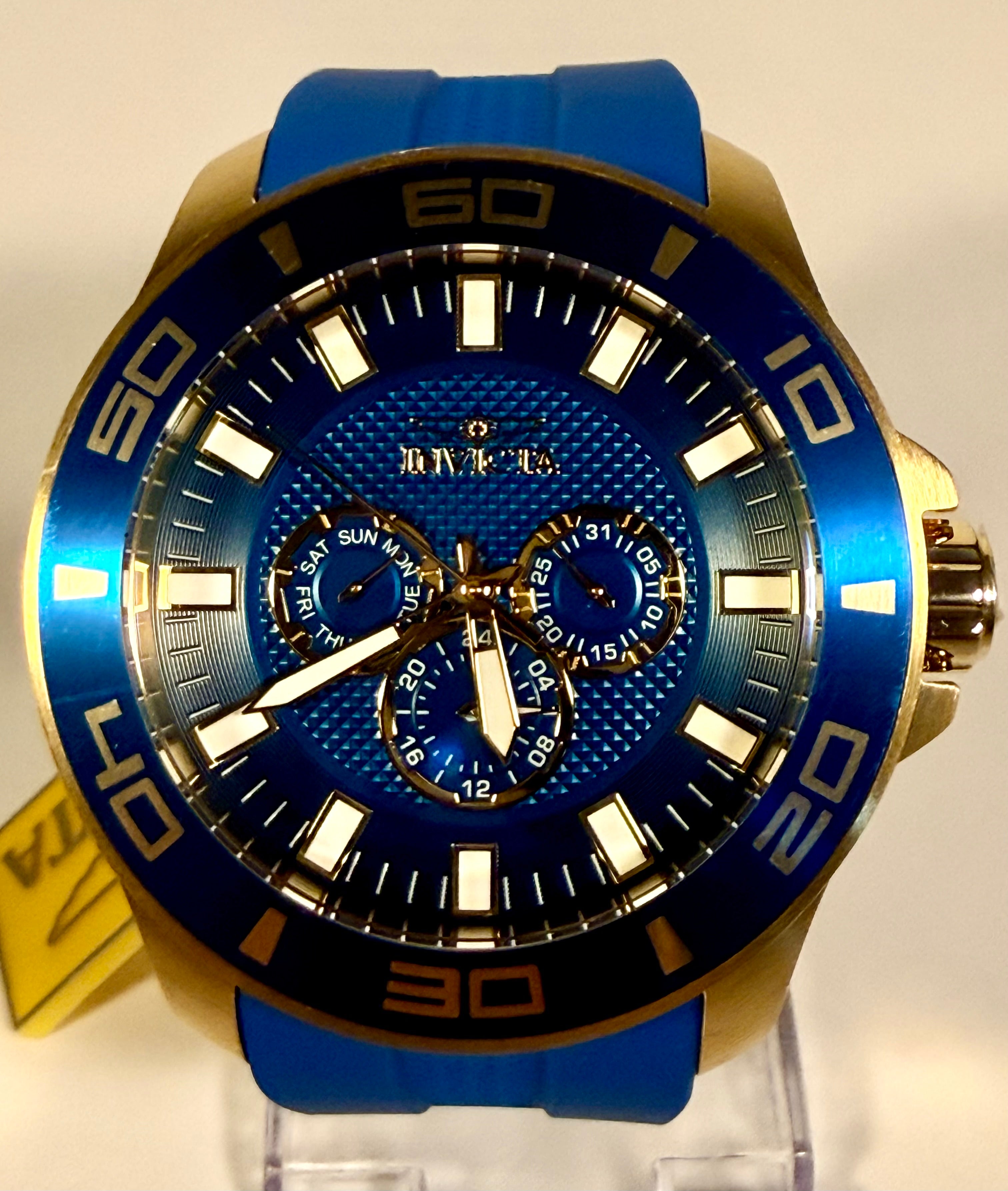 28002 Invicta Mens Pro Diver Impact Blue Dial Gold Tone Silicone 50mm 100m Watch
