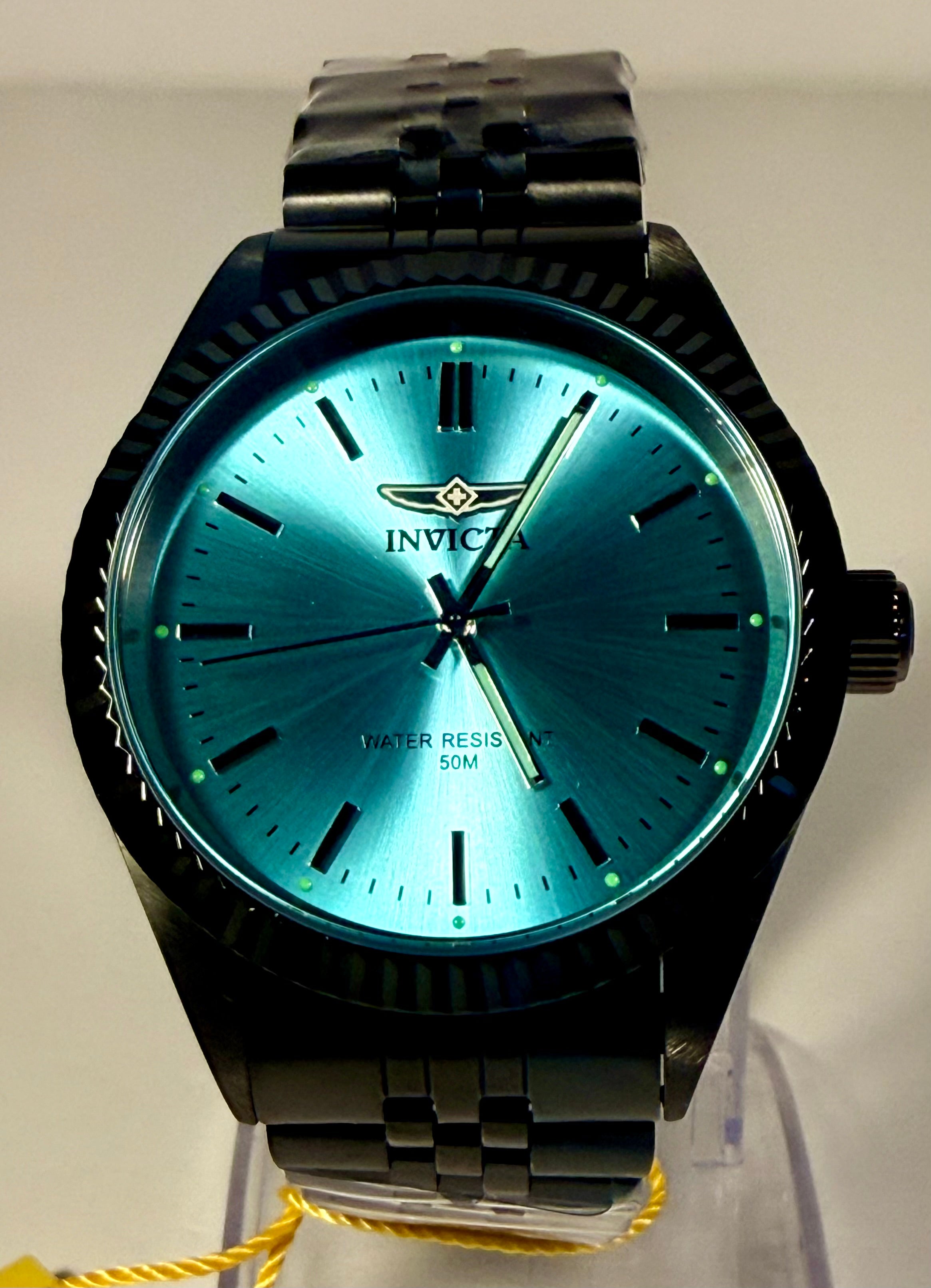 79020 Invicta Mens Specialty Serrate Black Dial Stainless Steel Bracelet 40mm
on a pedestal