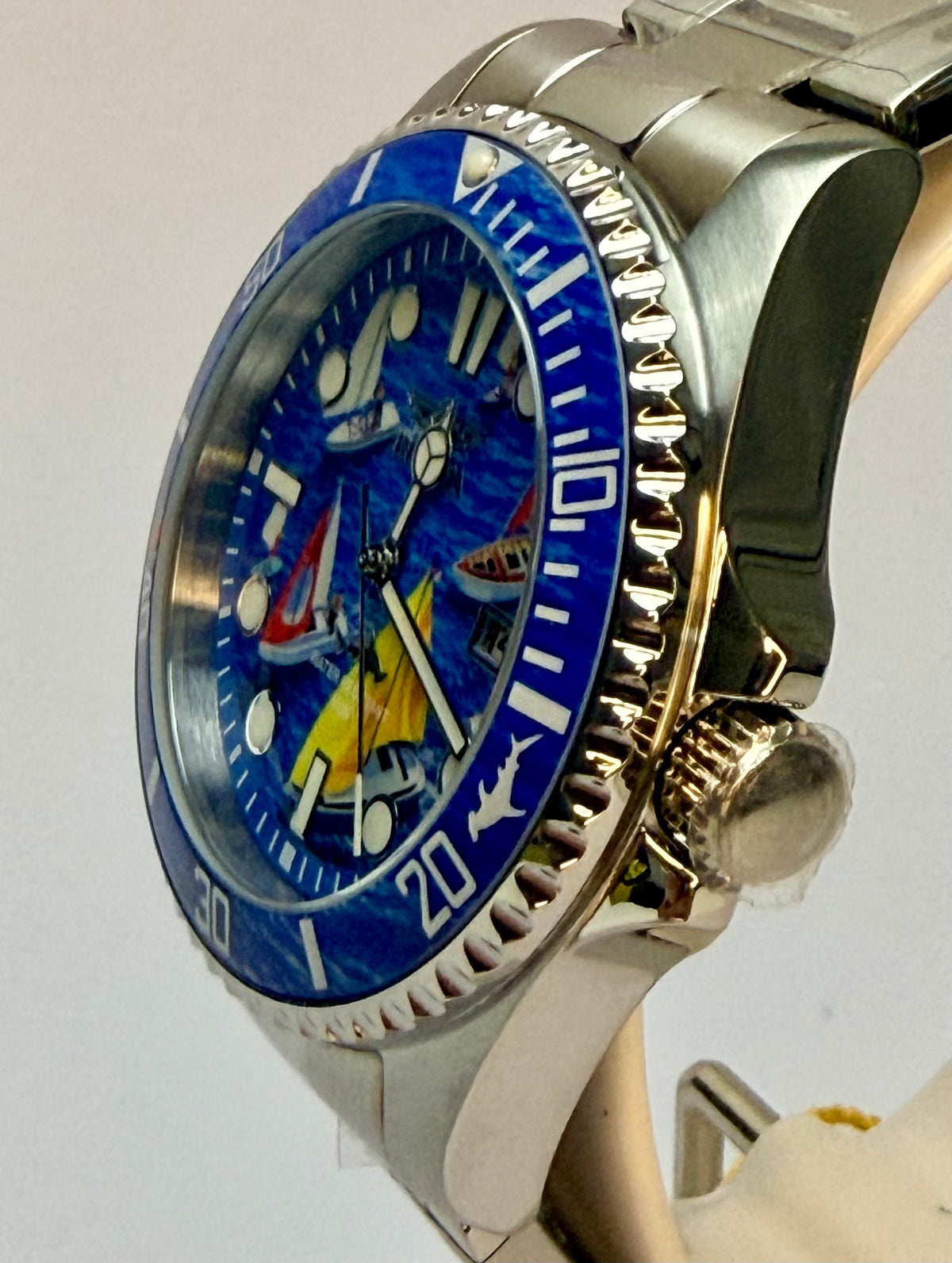 51050 Mens Pro Diver Visions From Above Sailing Scene Blue Dial 43mm 100m