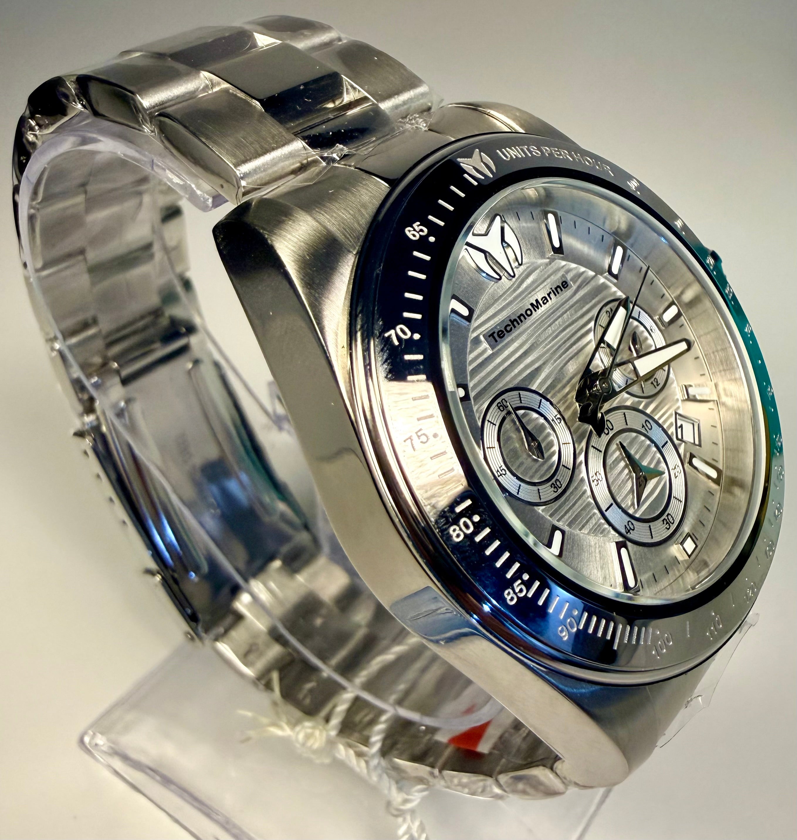 TechnoMarine Manta Ray Men's Watch - 42mm, Steel (ZG-TM-219000) side view

