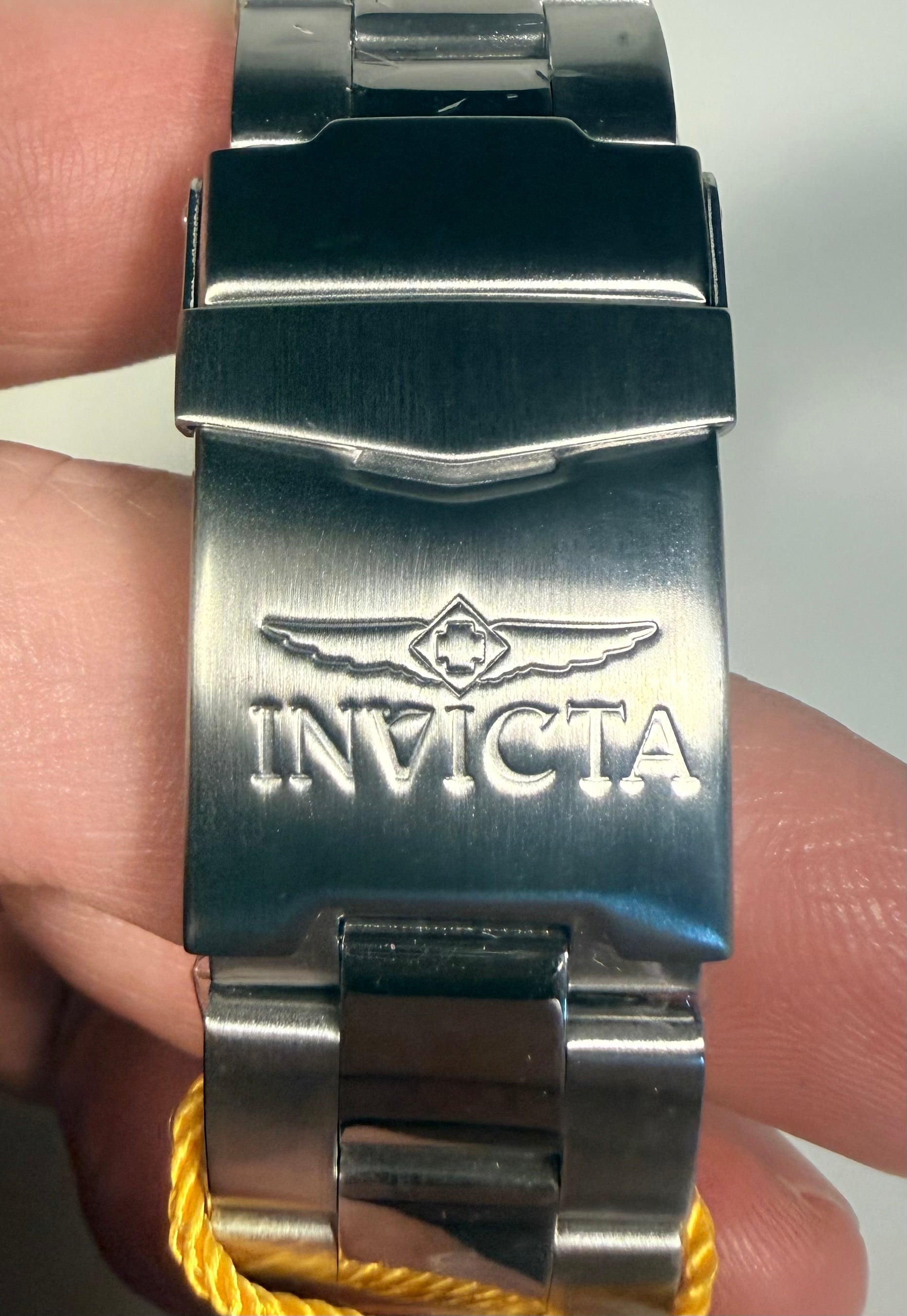 48942 Invicta Mens Pro Diver Stars and Stripes Edition 43mm Dial 200m Watch clasp