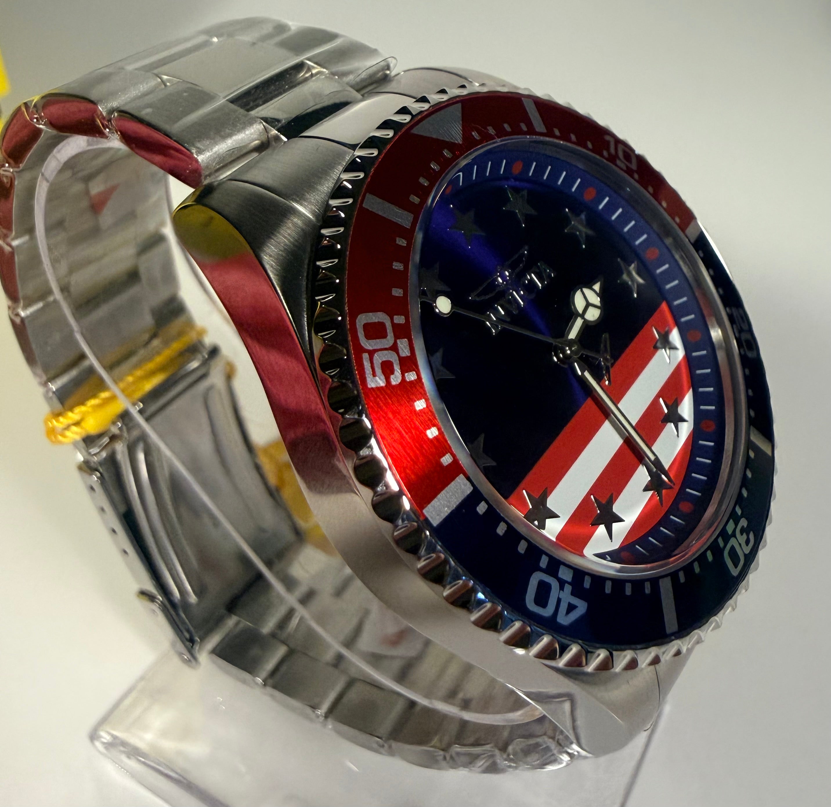 48942 Invicta Mens Pro Diver Stars and Stripes Edition 43mm Dial 200m Watch side