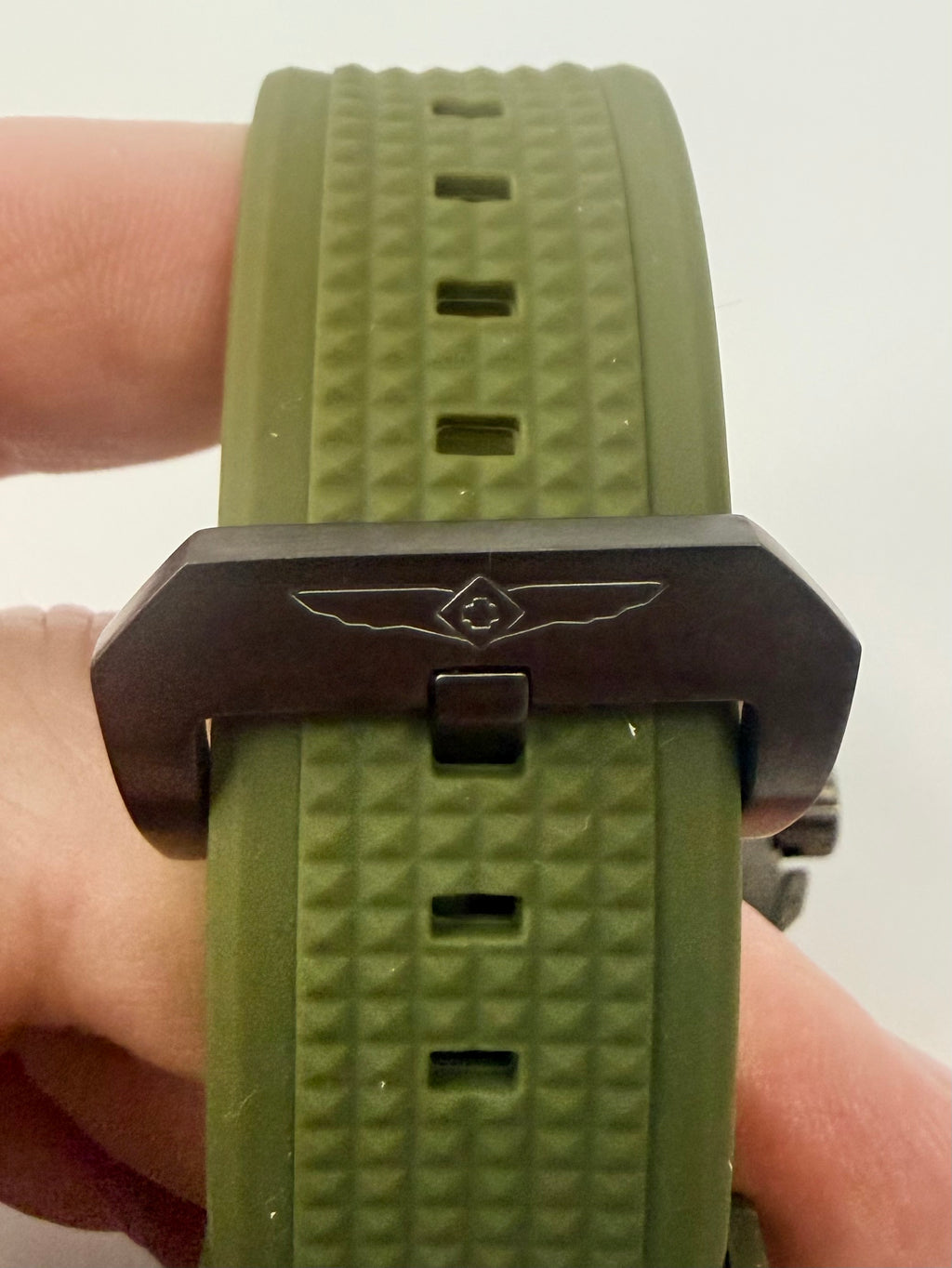 39302 Invicta Aviator Skyshock Army Green Steel 50mm Case Poly Strap Special Case 100m