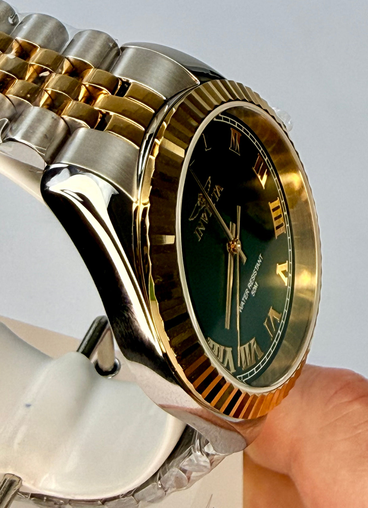 47403 Invicta Specialty Windsor Mens Watch 43mm Two Tone Steel Green Dial