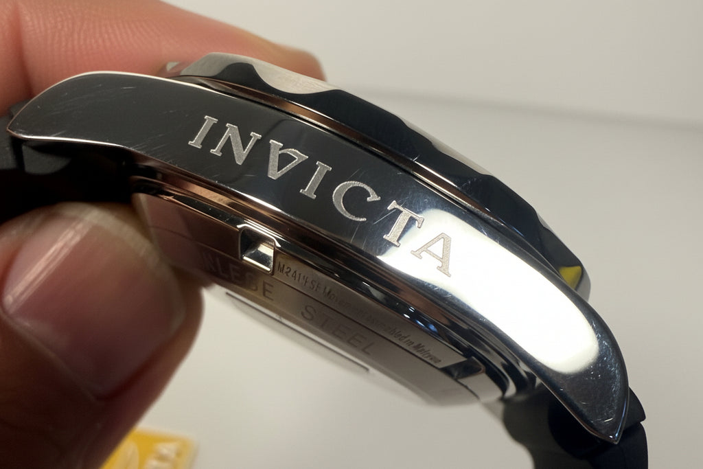 BUNDLE Invicta Pro Diver 9110 Men Automatic NH35A Watch W/ 2 Racing Keychains laser etching