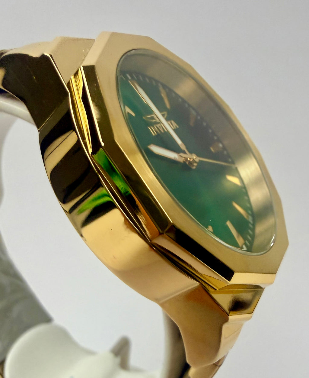 46841 Invicta Speedway Dominus Men's Watch 42mm Gold Band Green Dial Special Case