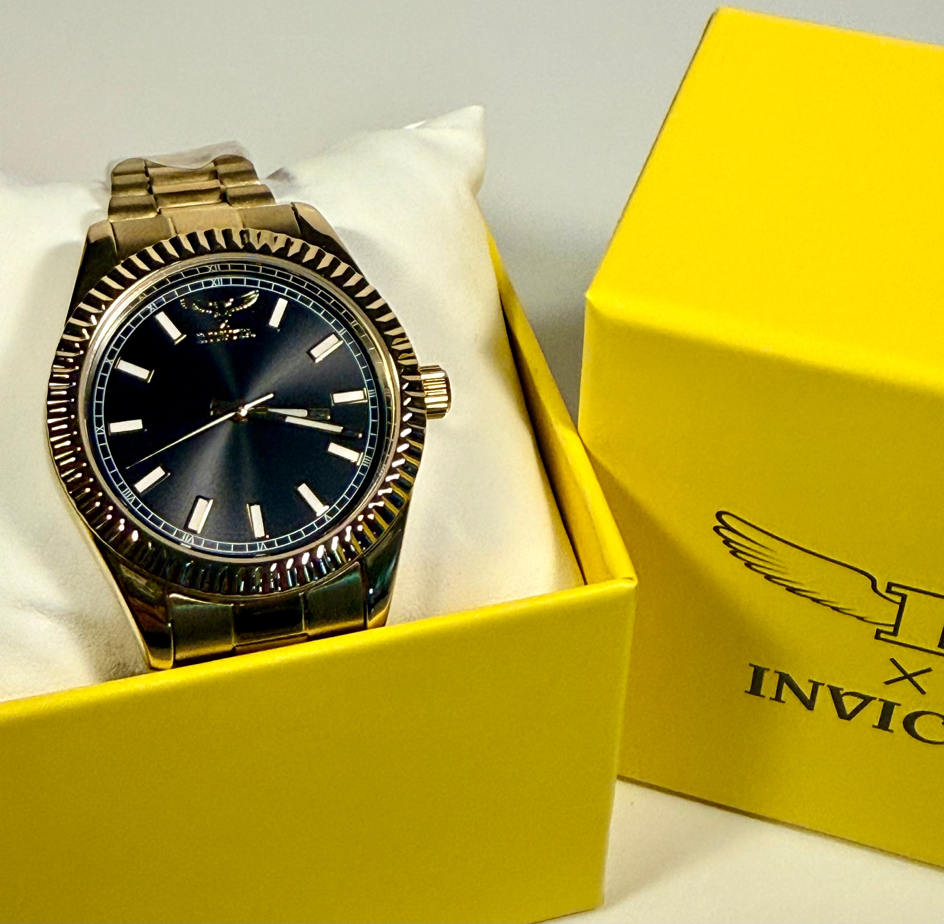69006 Invicta Specialty I Black Dial Yellow Gold Tone 40mm Stainless Mens Watch IN DISPLAY BOX