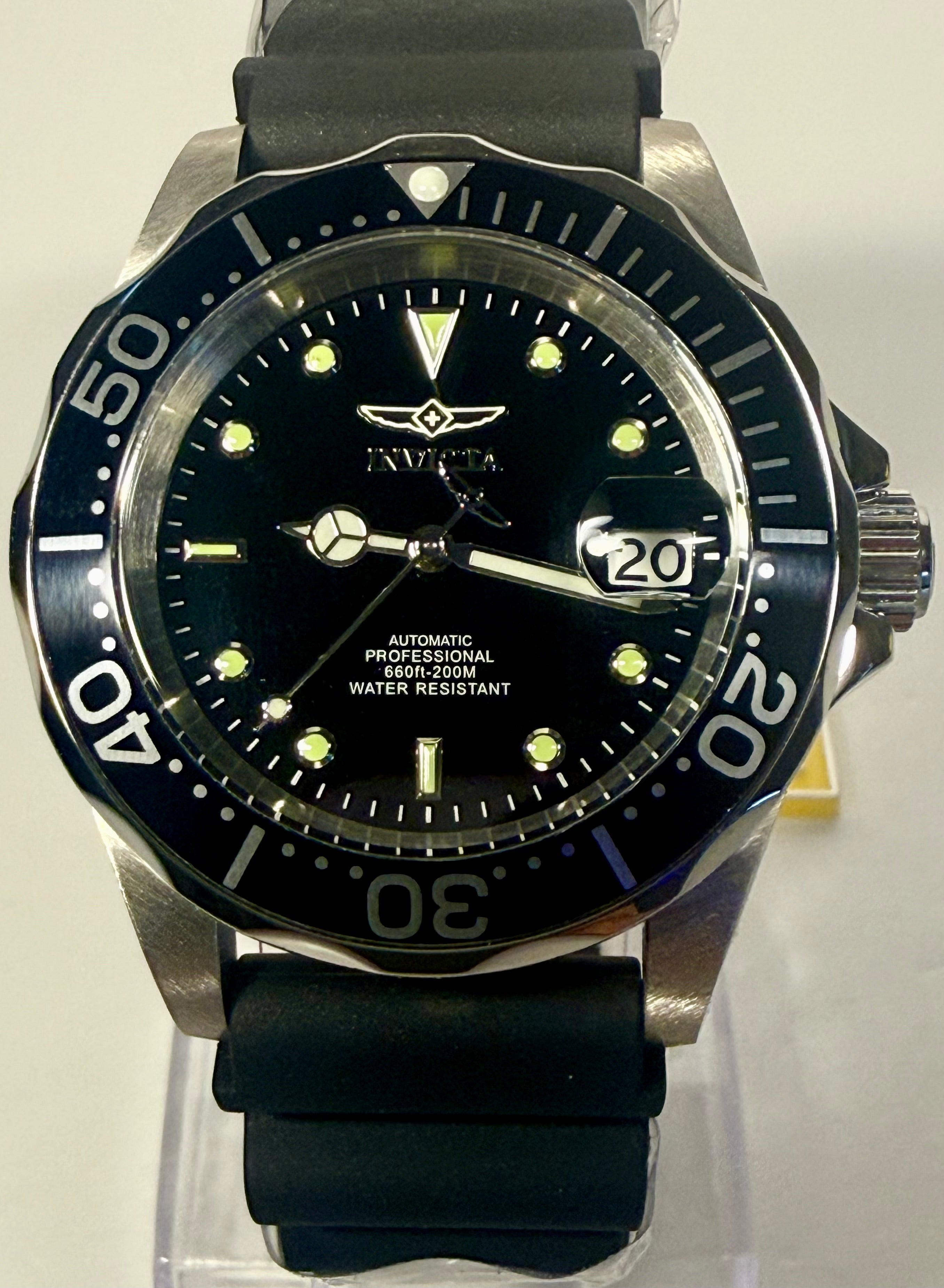 BUNDLE Invicta Pro Diver 9110 Men Automatic NH35A Watch W/ 2 Racing Keychains
