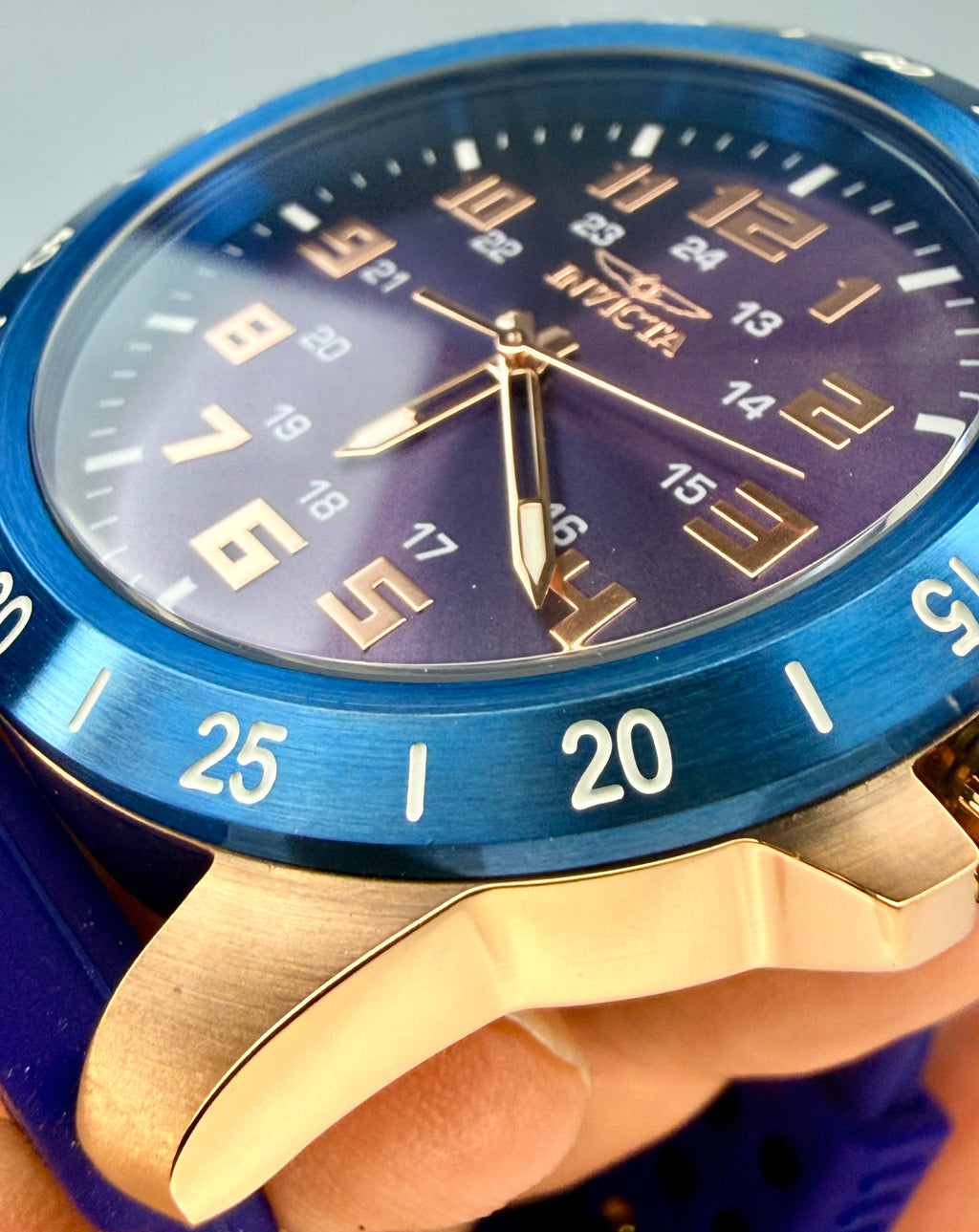 40001 Invicta Mens Pro Diver Stratus 45mm Blue Dial Blue Silicone