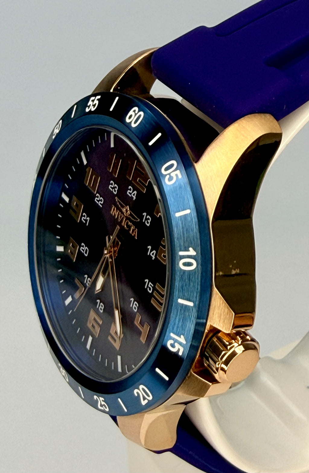 40001 Invicta Mens Pro Diver Stratus 45mm Blue Dial Blue Silicone