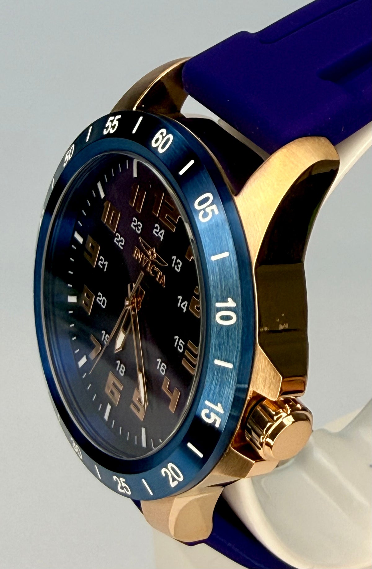 40001 Invicta Mens Pro Diver Stratus 45mm Blue Dial Blue Silicone