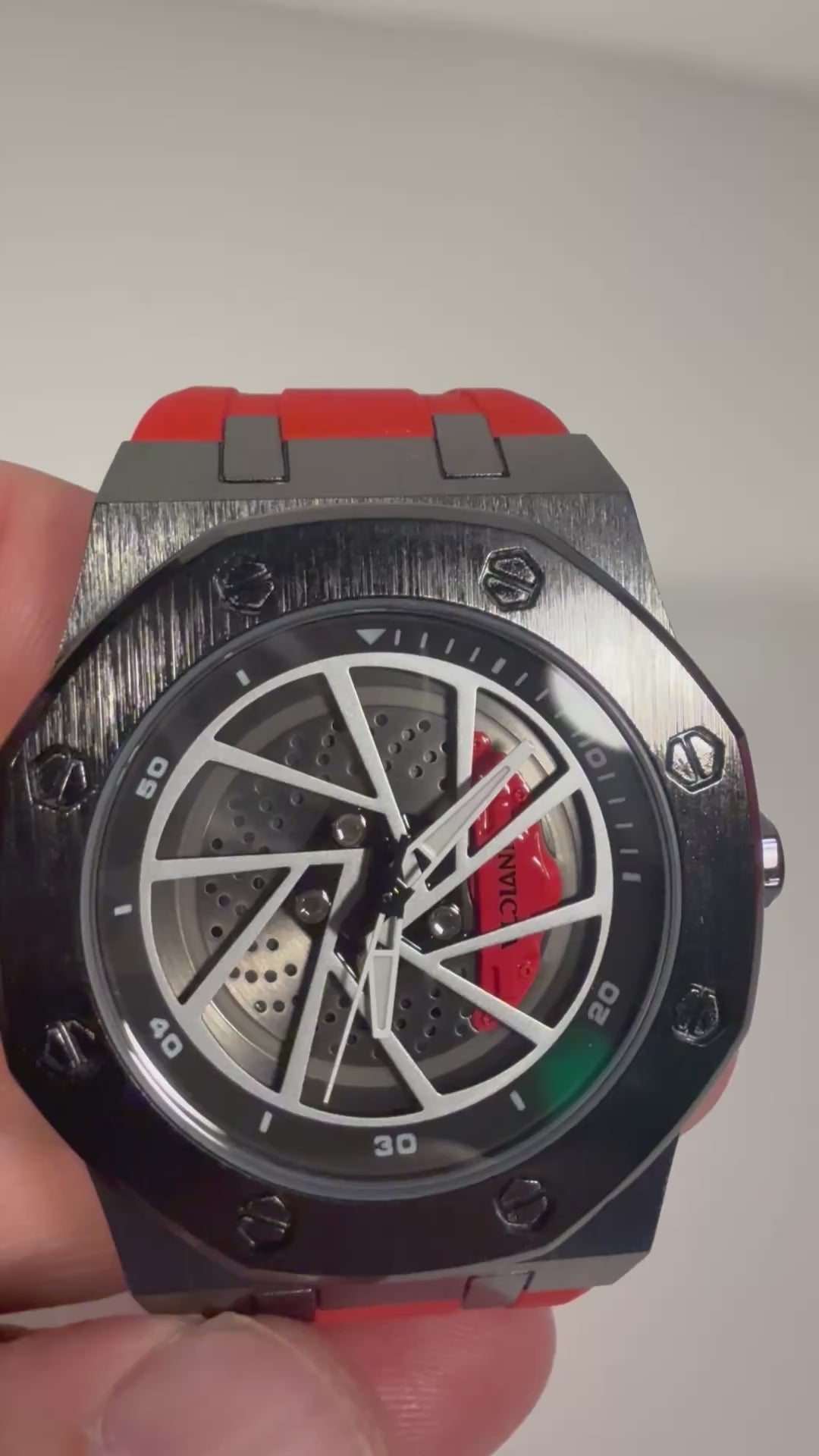 69491 Invicta Mens Speedway Rim Black Case Red Polyurethane Strap 42mm 30m Watch video