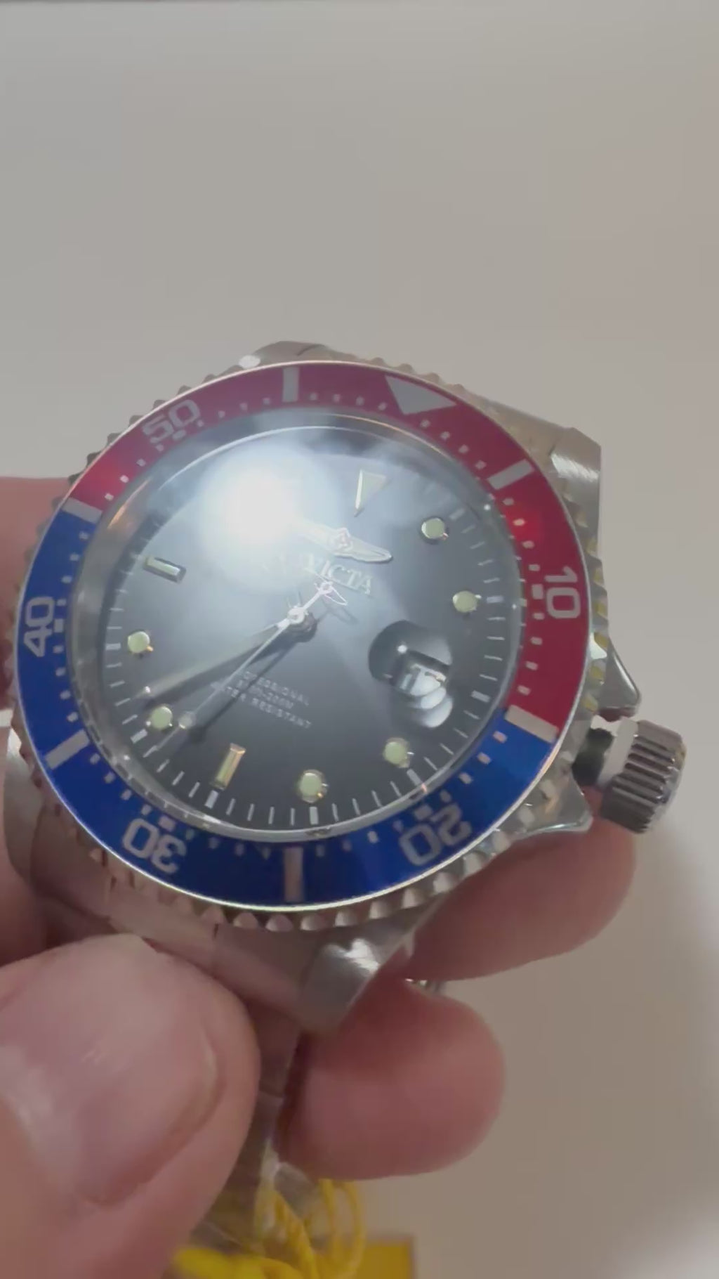 Invicta Pro Diver 23384 Men 43mm Quartz Black Dial Pepsi Blue Red