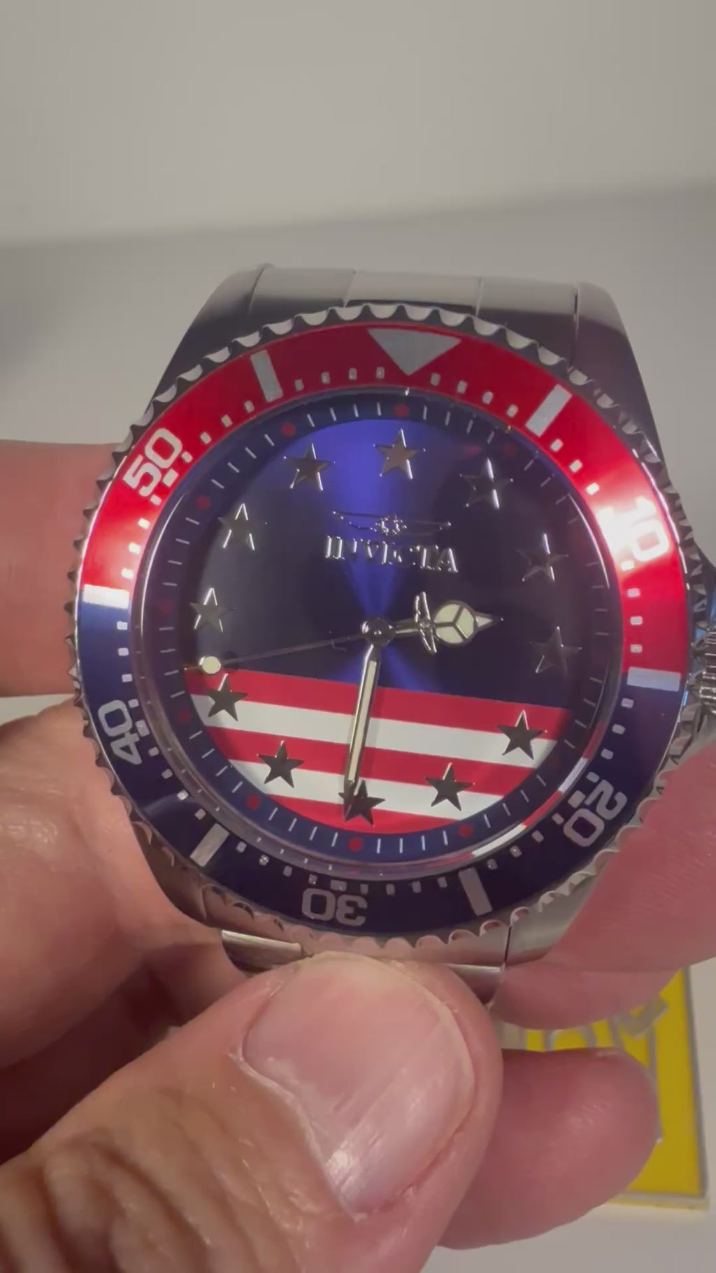 48942 Invicta Mens Pro Diver Stars and Stripes Edition 43mm Dial 200m Watch video