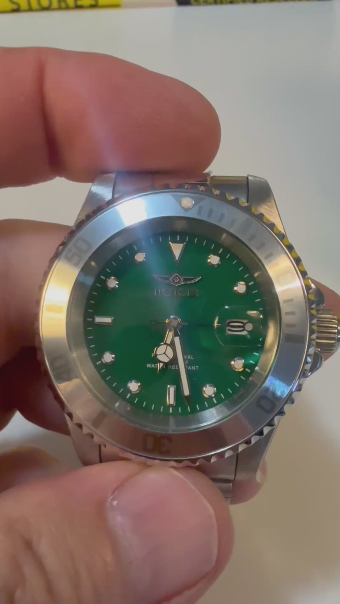 Invicta Mens Pro diver Aurenova 40mm 